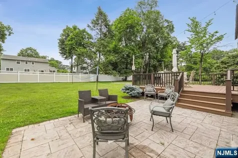 19 Center Street Cresskill NJ 07626