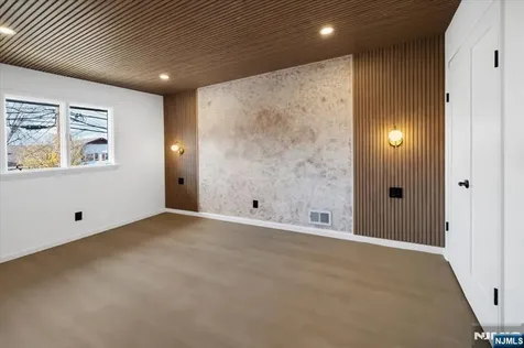32 Luhman Terrace Secaucus NJ 07094