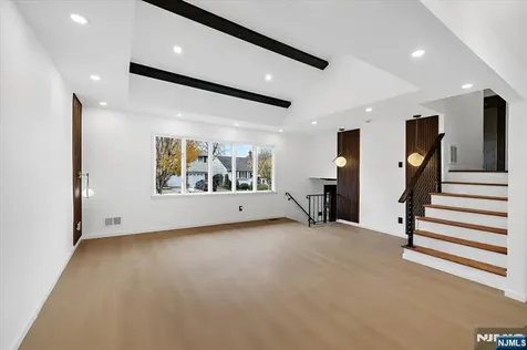 32 Luhman Terrace Secaucus NJ 07094