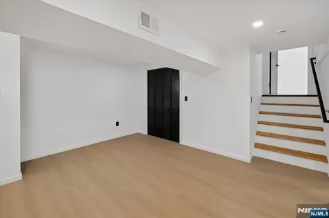 32 Luhman Terrace Secaucus NJ 07094