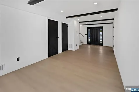 32 Luhman Terrace Secaucus NJ 07094