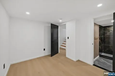 32 Luhman Terrace Secaucus NJ 07094