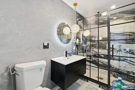32 Luhman Terrace Secaucus NJ 07094
