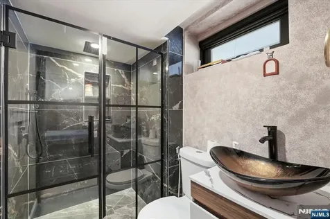 32 Luhman Terrace Secaucus NJ 07094