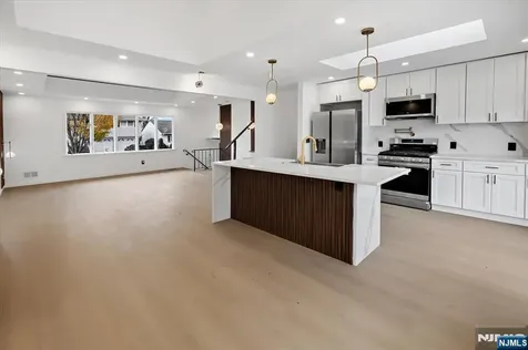 32 Luhman Terrace Secaucus NJ 07094