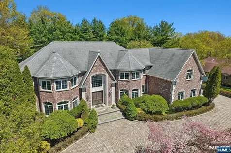 47 Cortland Trail Mahwah NJ 07430