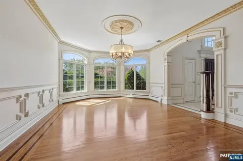 47 Cortland Trail Mahwah NJ 07430