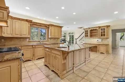 47 Cortland Trail Mahwah NJ 07430
