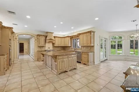 47 Cortland Trail Mahwah NJ 07430