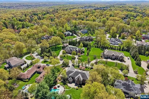 47 Cortland Trail Mahwah NJ 07430