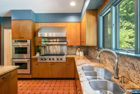 681 Closter Dock Road Closter NJ 07624