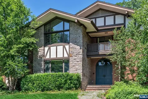 681 Closter Dock Road Closter NJ 07624