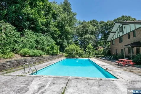 681 Closter Dock Road Closter NJ 07624