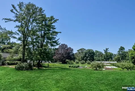681 Closter Dock Road Closter NJ 07624