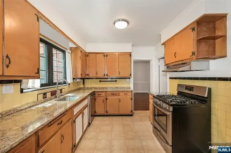 246 Cambridge Avenue Englewood NJ 07631