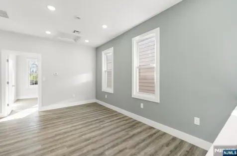 47 Aldine Street Newark NJ 07112