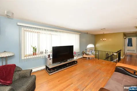 454 E Ridgewood Avenue Paramus NJ 07652