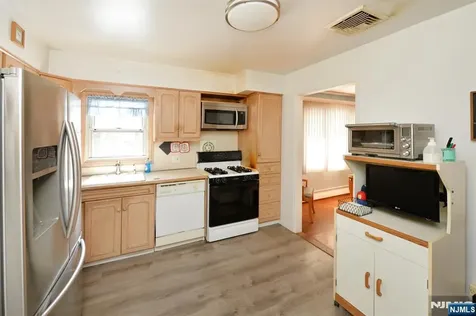 454 E Ridgewood Avenue Paramus NJ 07652