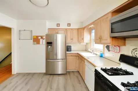 454 E Ridgewood Avenue Paramus NJ 07652