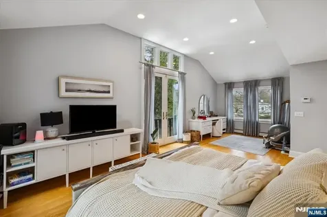 138 Chestnut Ridge Road Saddle River NJ 07458