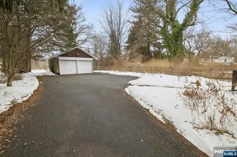 138 Chestnut Ridge Road Saddle River NJ 07458