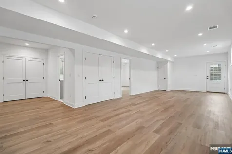 4 Plymouth Drive Livingston NJ 07039