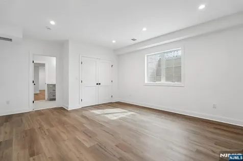 4 Plymouth Drive Livingston NJ 07039