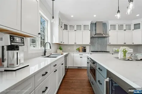 4 Plymouth Drive Livingston NJ 07039