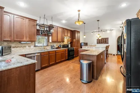 238 Park Avenue Teaneck NJ 07666