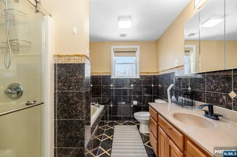 238 Park Avenue Teaneck NJ 07666