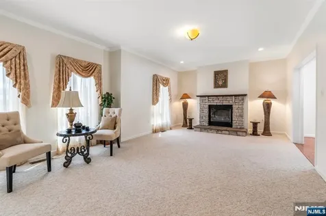 238 Park Avenue Teaneck NJ 07666
