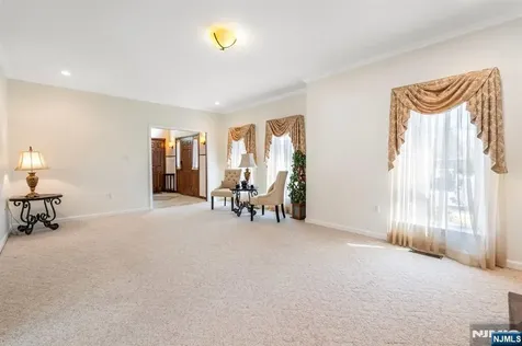 238 Park Avenue Teaneck NJ 07666