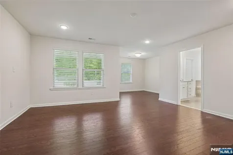10 Winfield Drive Woodcliff Lake NJ 07677