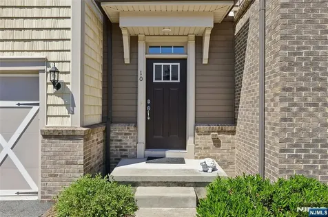 10 Winfield Drive Woodcliff Lake NJ 07677