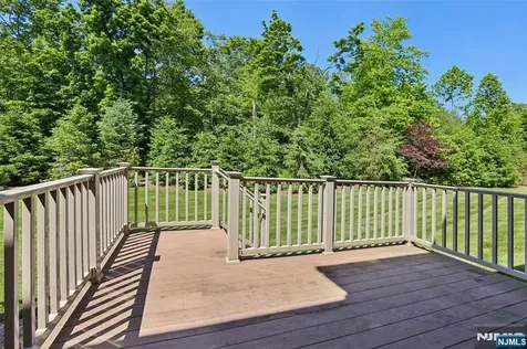 10 Winfield Drive Woodcliff Lake NJ 07677
