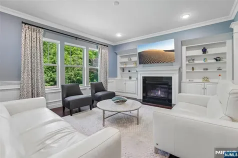 10 Winfield Drive Woodcliff Lake NJ 07677