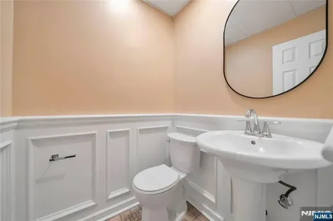 824 Broad Avenue Ridgefield NJ 07657