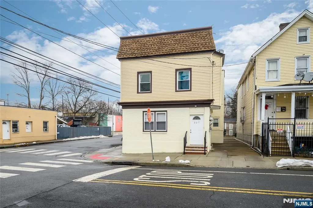 527 Cary Street Orange NJ 07050