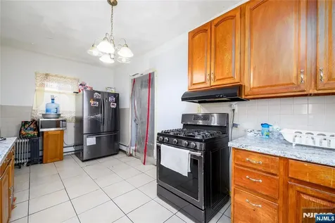 527 Cary Street Orange NJ 07050