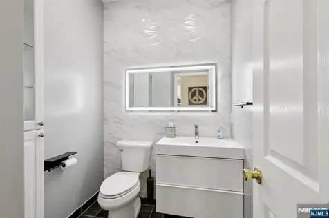 273 Roslyn Court West New York NJ 07093