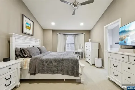 273 Roslyn Court West New York NJ 07093