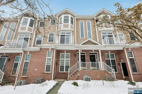 273 Roslyn Court West New York NJ 07093