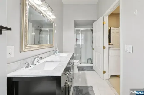 273 Roslyn Court West New York NJ 07093
