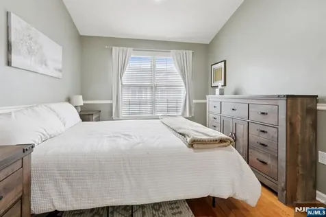 273 Roslyn Court West New York NJ 07093