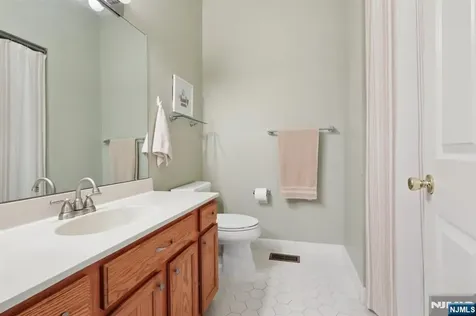273 Roslyn Court West New York NJ 07093