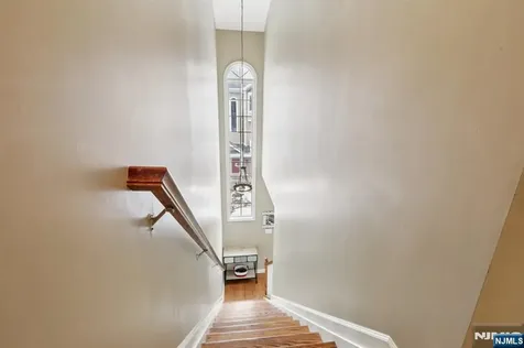 273 Roslyn Court West New York NJ 07093