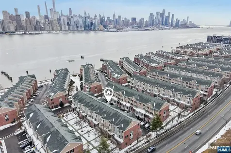 273 Roslyn Court West New York NJ 07093
