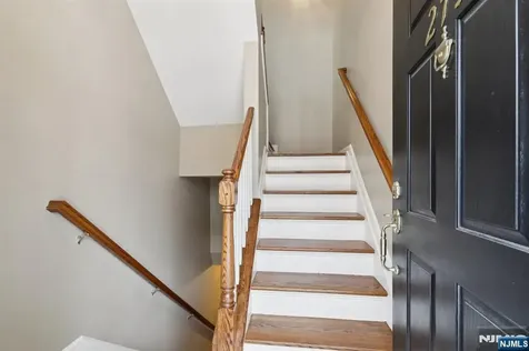 273 Roslyn Court West New York NJ 07093