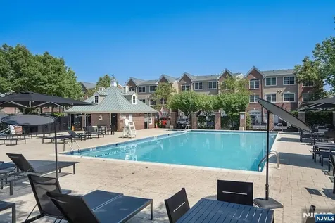 273 Roslyn Court West New York NJ 07093