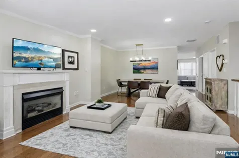 273 Roslyn Court West New York NJ 07093